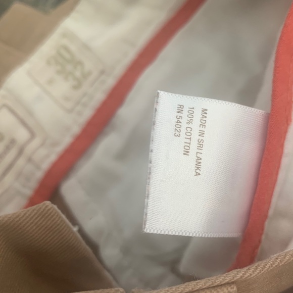 Slim Khakis 30x32 trousers from old navy - Picture 6 of 6